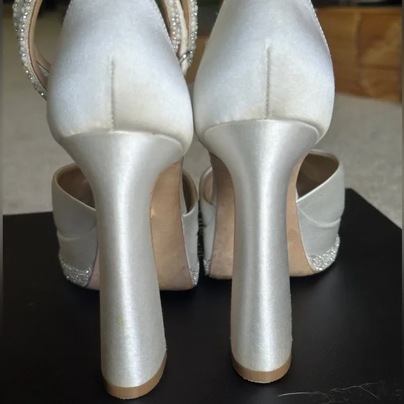 Badgley Mischka Eliana Pointed Platform Heels - Picture 7 of 11